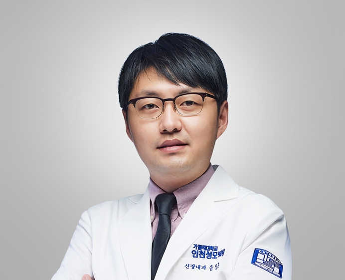 눈·다리 붓고 소변 이상 지속된다면? 사구체신염 신호일 수 있어