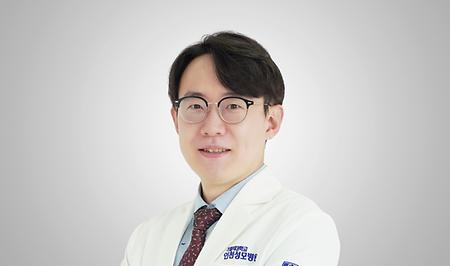 물놀이 후 충혈·통증 방치 금물…여름철 각막염 예방법