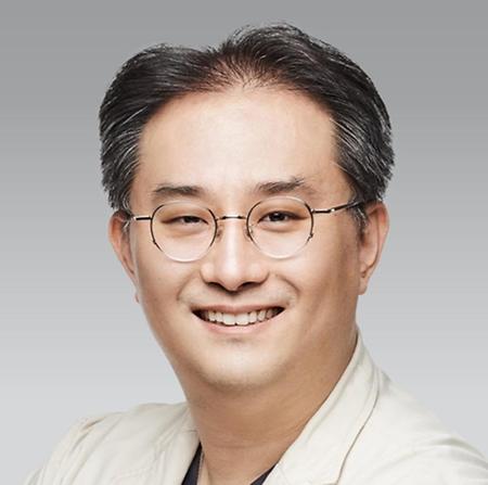내시경 척추 수술, 숙련도 기준 세운다  허정우 교수, 대한척추신경외과학회 임상학술대상 수상